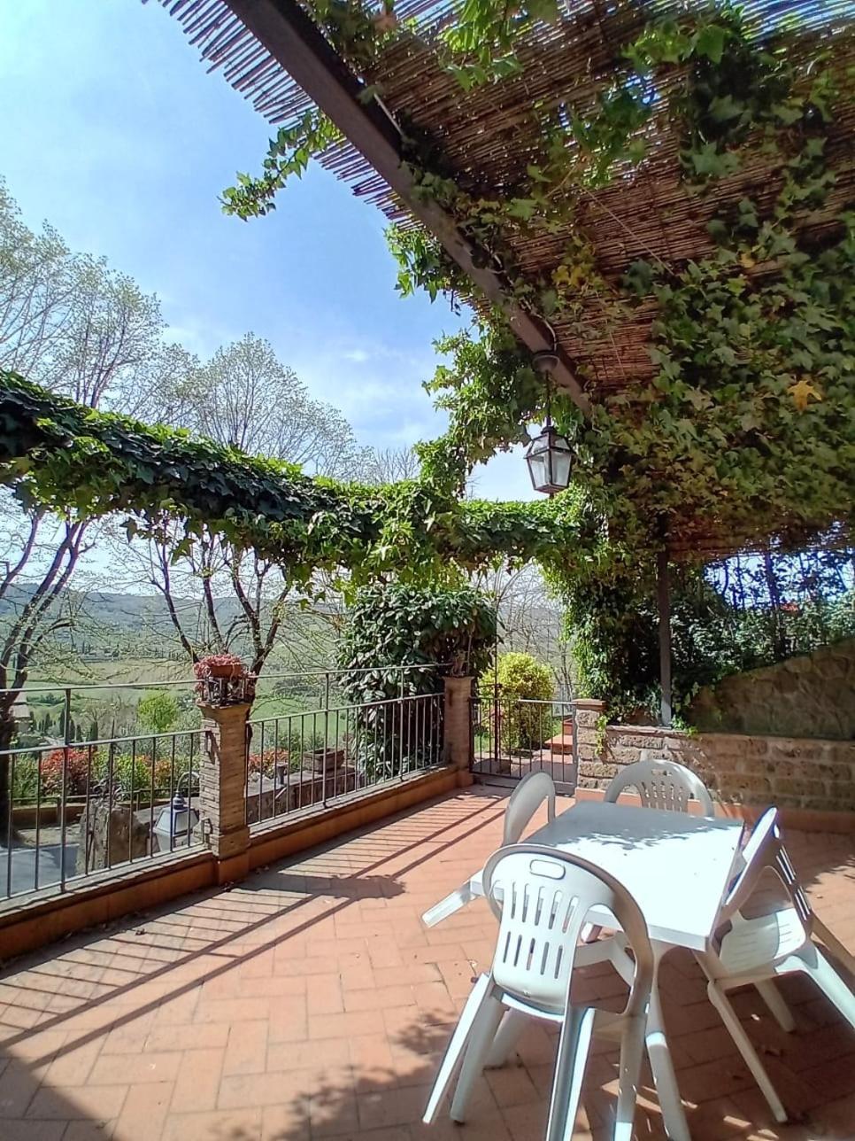 Casa Serafina Trilocale Con Arredi D'Arte E Parcheggio Privato Orvieto Exterior foto